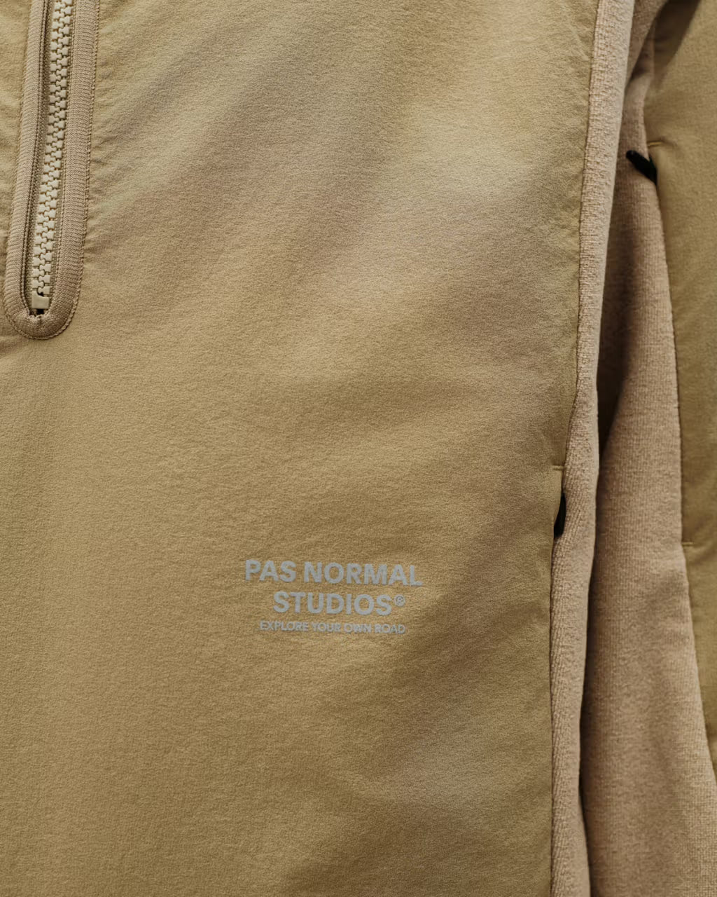Pas Normal Studios //Off-Race Light Fleece Half-Zip Beige